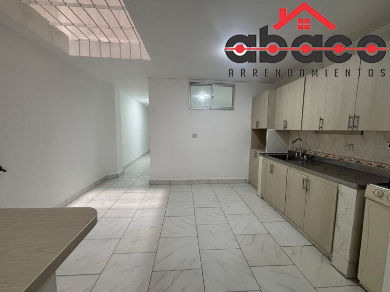 Apartamento disponible para Arriendo en Envigado con un valor de $2,500,000 código 7305