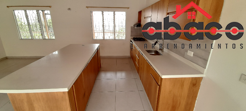 Casa-Finca disponible para Arriendo en Envigado La Mina Foto numero 1