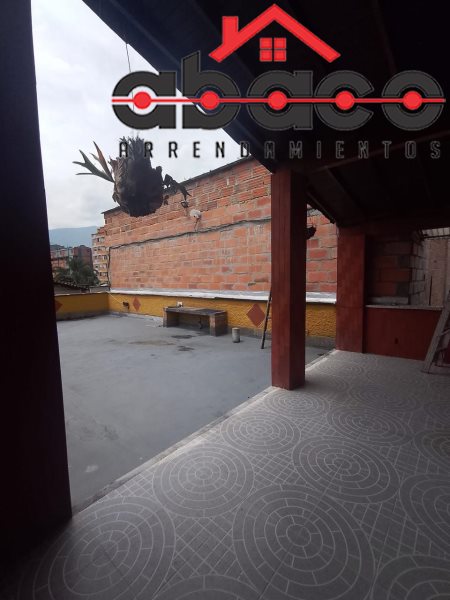Apartamento disponible para Arriendo en Envigado con un valor de $2,200,000 código 13301