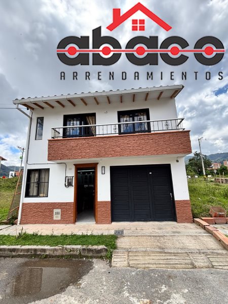 Casa disponible para Venta en Medellín Santa Elena Foto numero 1