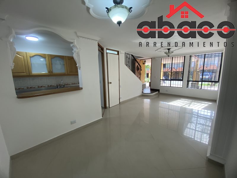 Casa disponible para Arriendo en Envigado con un valor de $3,800,000 código 13209