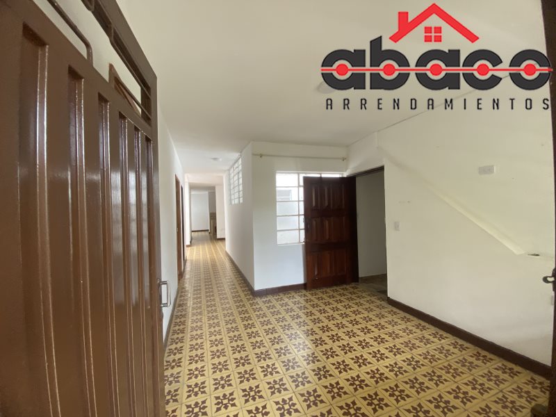 Casa disponible para Arriendo en Envigado con un valor de $2,500,000 código 13381