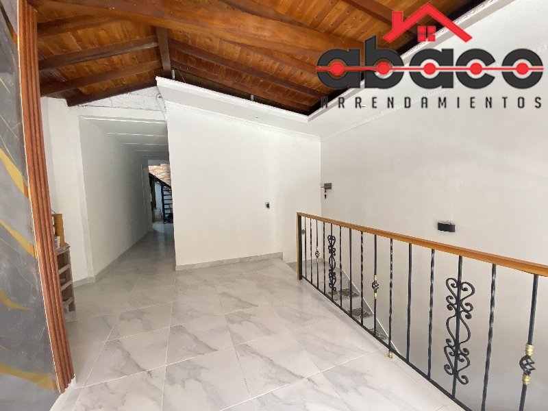 Casa-local disponible para Arriendo en Envigado Los Naranjos Foto numero 1