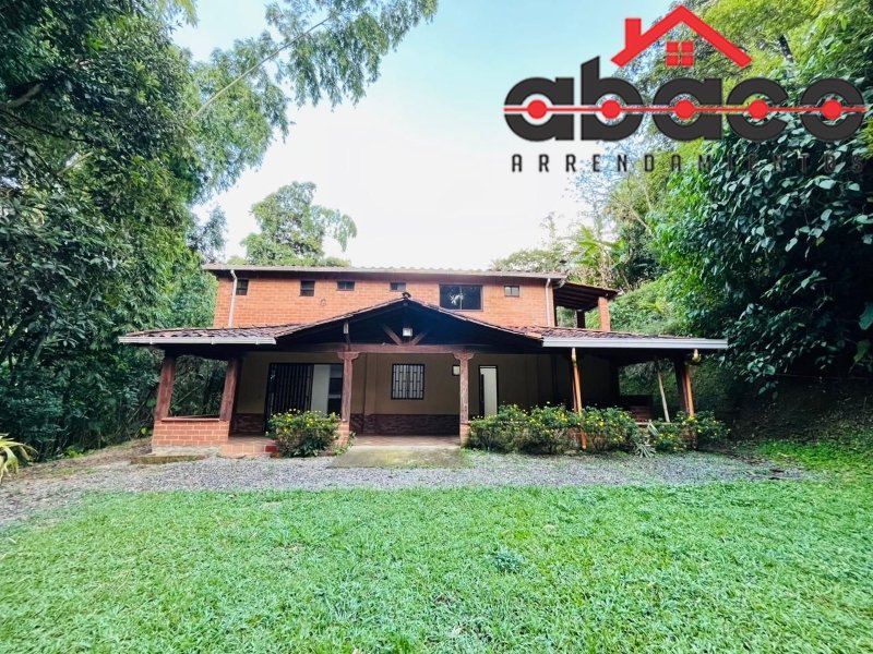 Casa-Finca disponible para Arriendo en Envigado La Catedral Foto numero 1