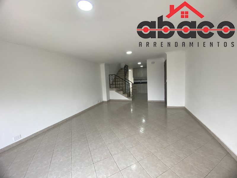 Apartamento disponible para Arriendo en Envigado con un valor de $3,000,000 código 13359