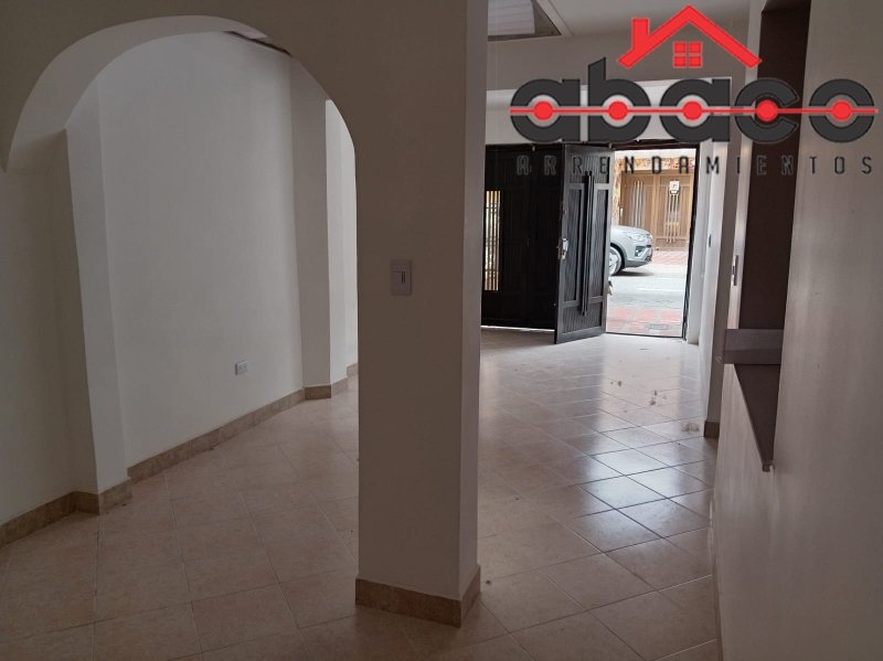 Apartamento disponible para Arriendo en Envigado con un valor de $3,200,000 código 2144
