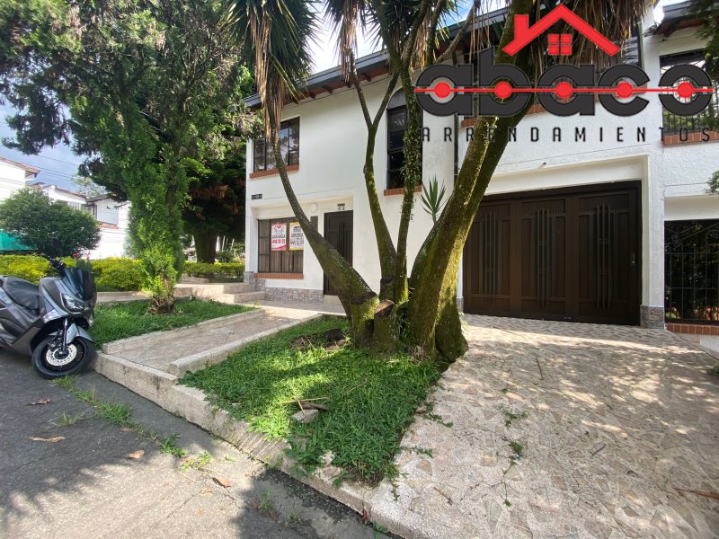 Casa disponible para Arriendo en Envigado con un valor de $4,500,000 código 13061