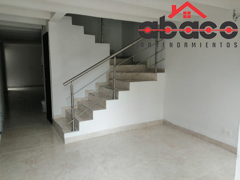 Casa disponible para Arriendo en Envigado con un valor de $3,500,000 código 12554